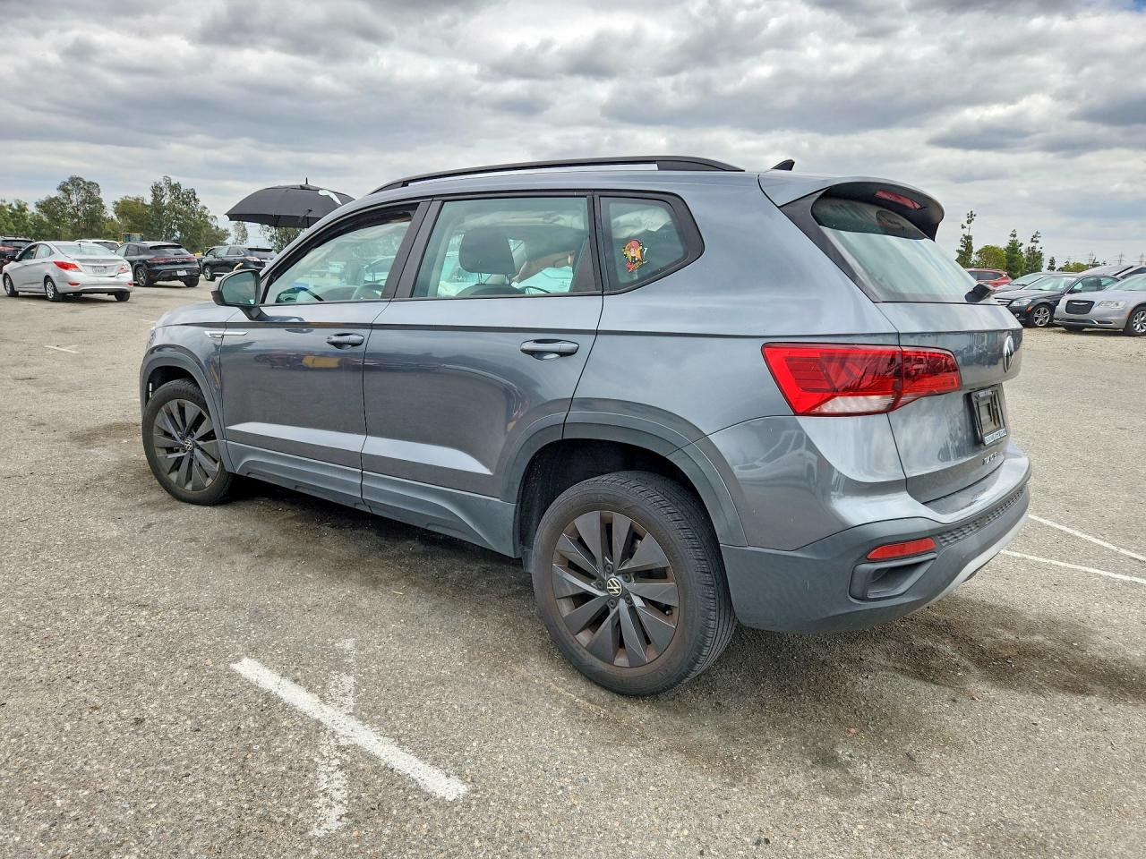2022 VOLKSWAGEN TAOS S — снимка 2