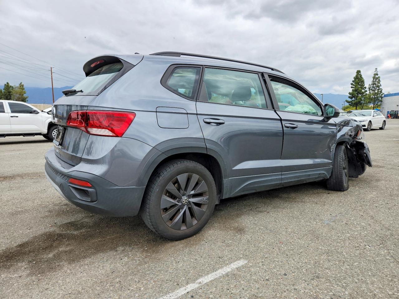 2022 VOLKSWAGEN TAOS S — снимка 3