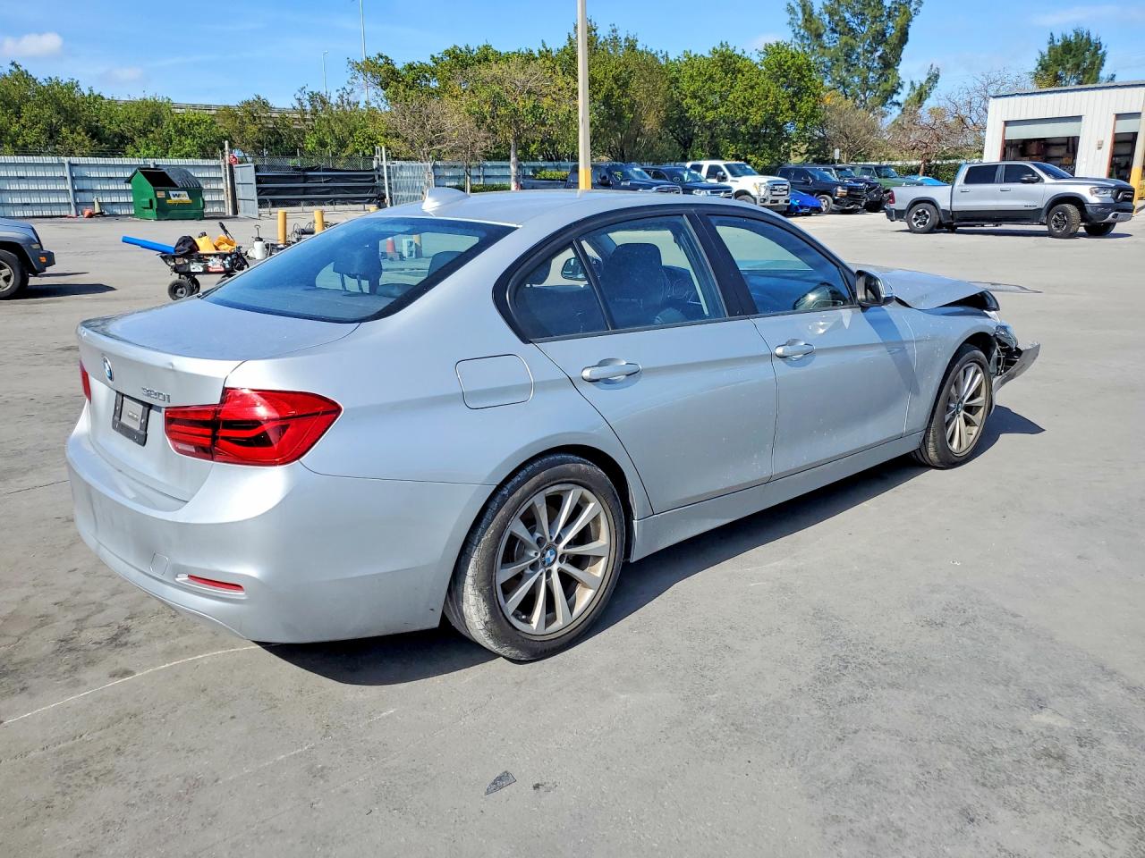 2018 BMW 320 I — снимка 3