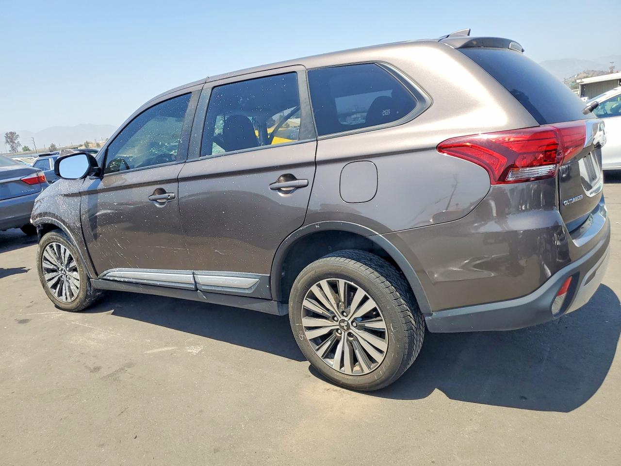 2020 MITSUBISHI OUTLANDER ES — снимка 2