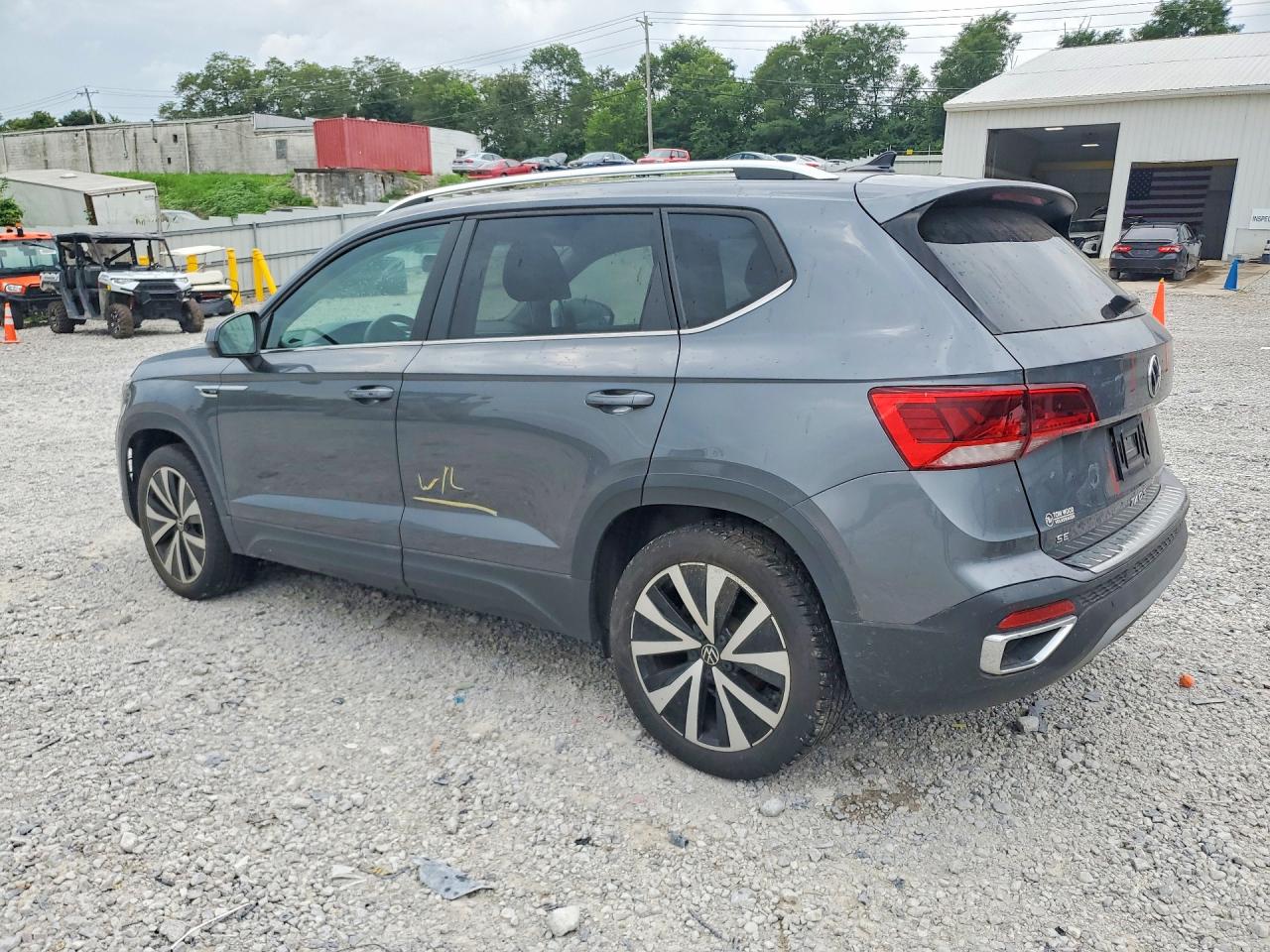 2022 VOLKSWAGEN TAOS SE — снимка 2