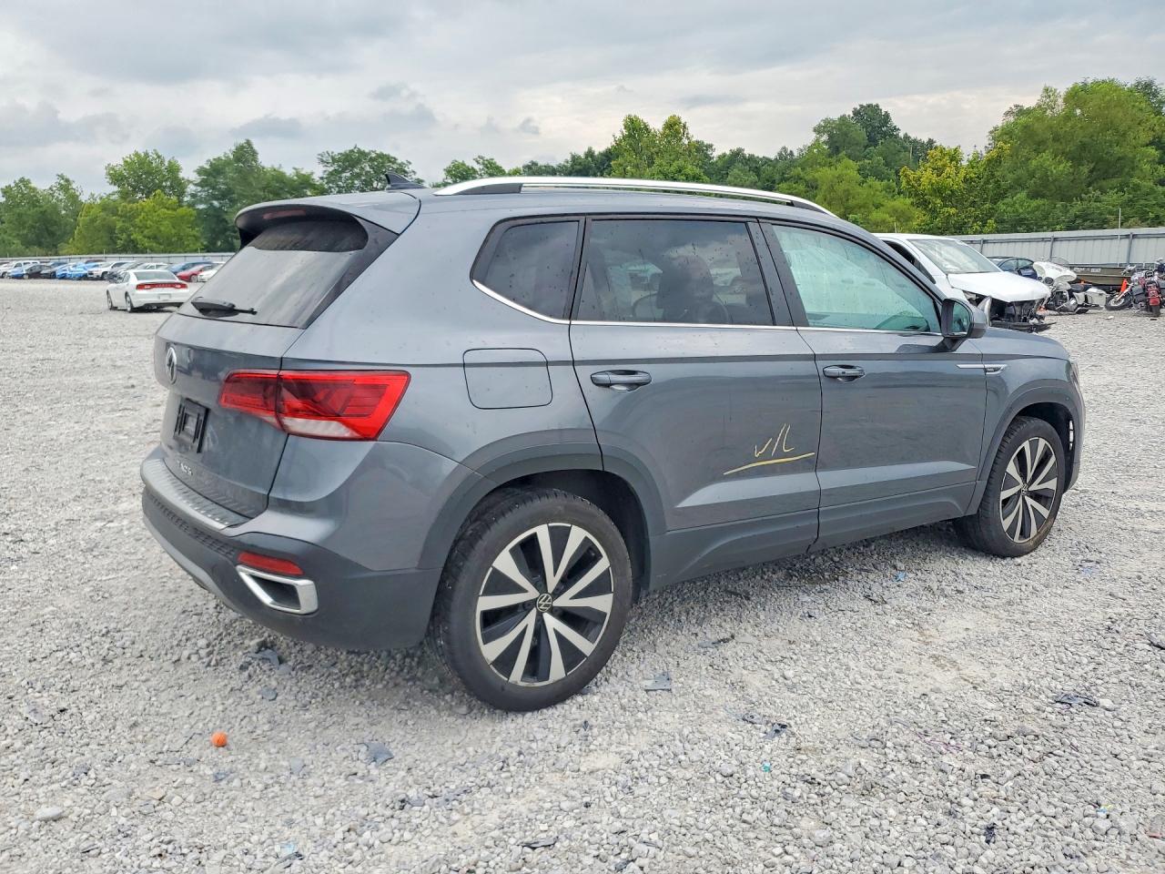 2022 VOLKSWAGEN TAOS SE — снимка 3