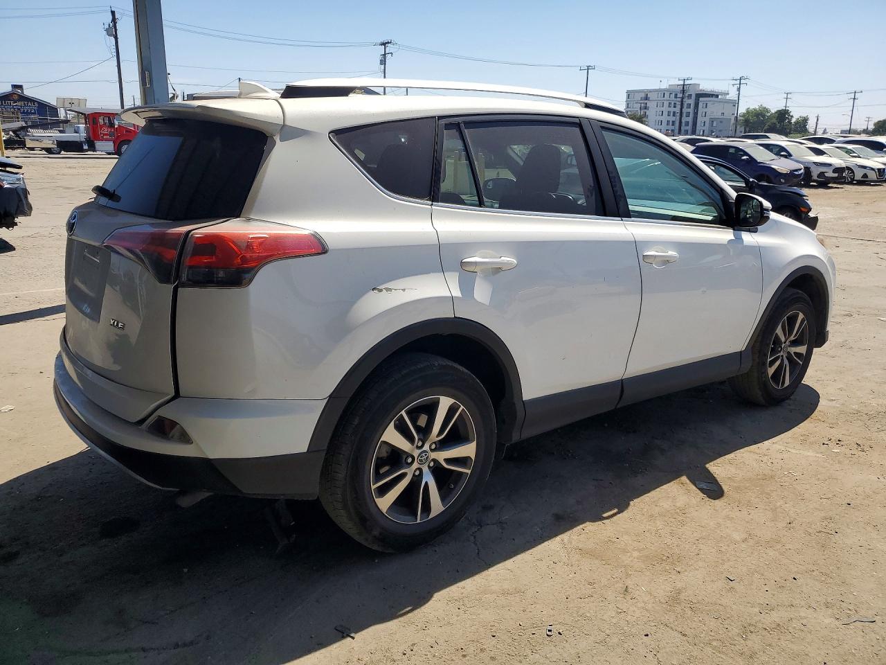 2016 TOYOTA RAV4 XLE — снимка 3