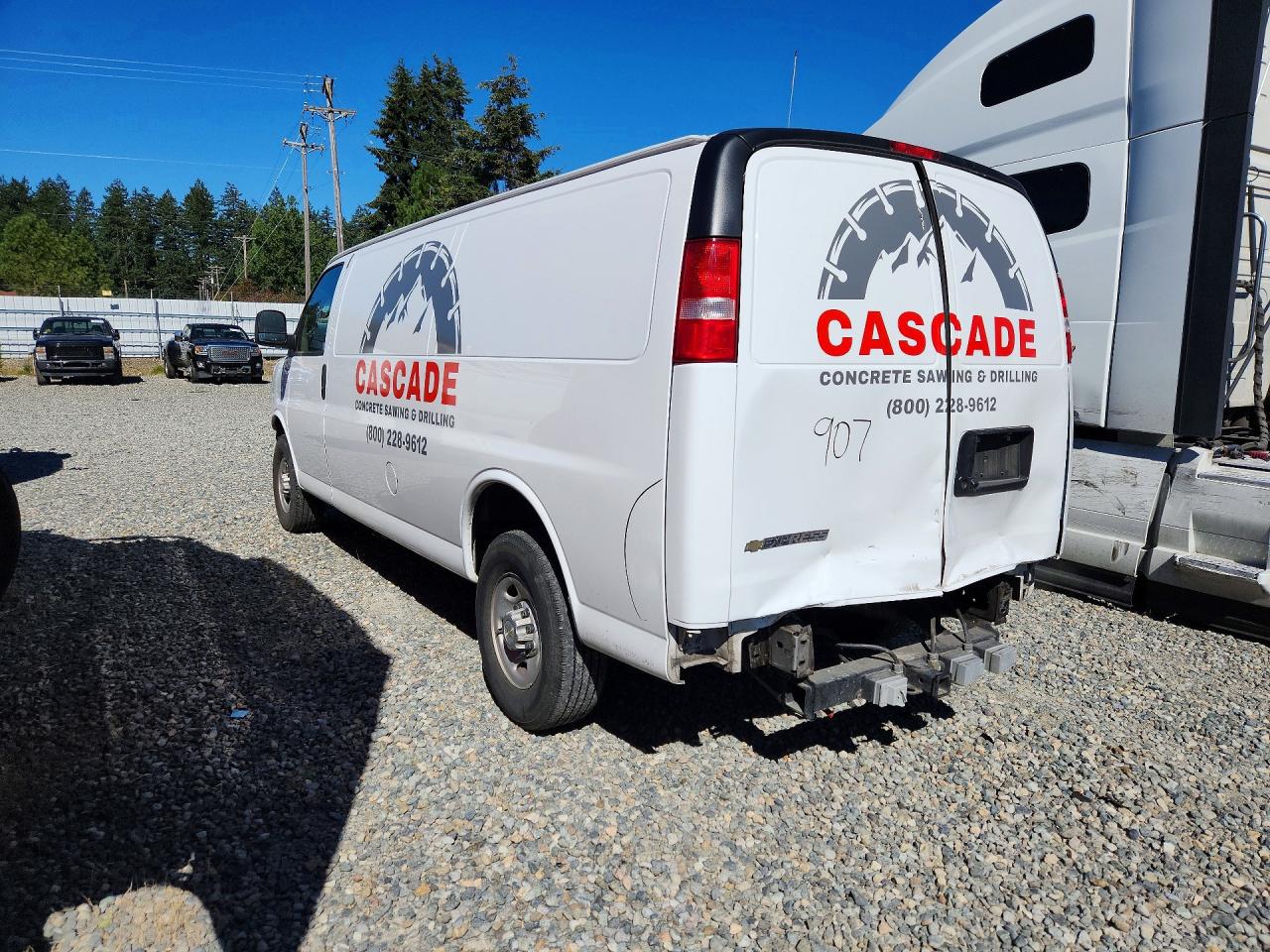 2023 CHEVROLET EXPRESS 3500 — снимка 2