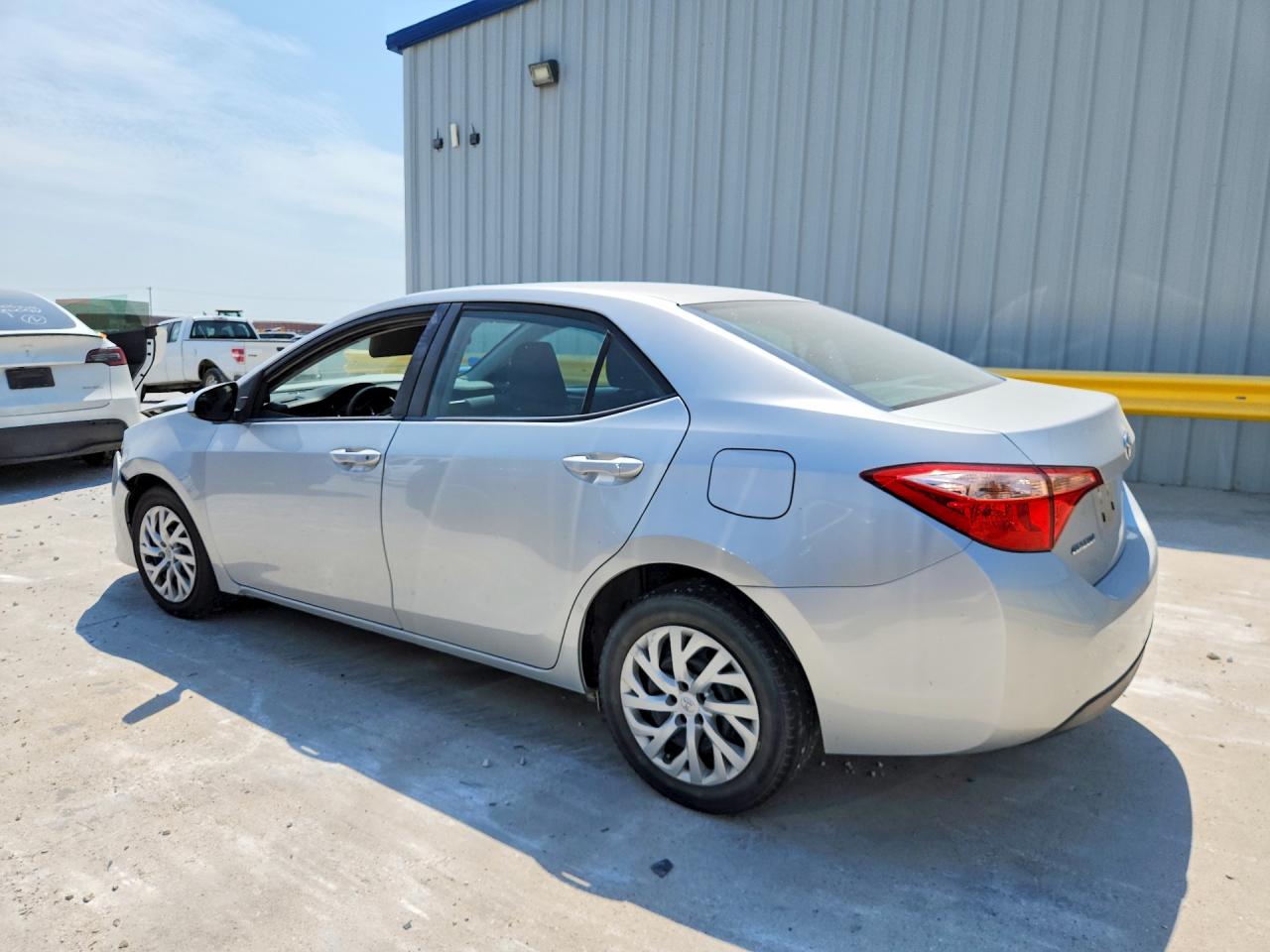 2018 TOYOTA COROLLA LE — снимка 2