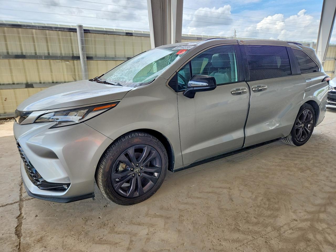 2023 TOYOTA SIENNA XSE 7-PASSENGER