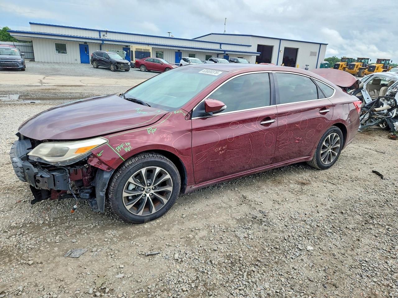 2016 TOYOTA AVALON XLE