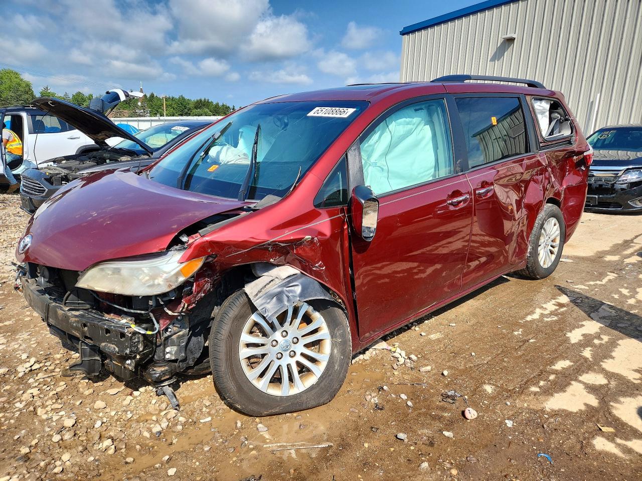 2017 TOYOTA SIENNA XLE PREMIUM 8-PASSENGER