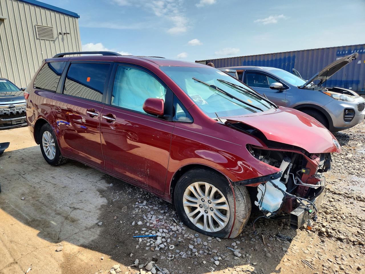 2017 TOYOTA SIENNA XLE PREMIUM 8-PASSENGER — снимка 4