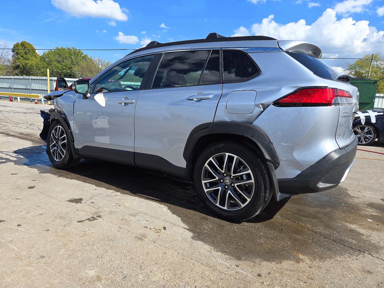2026 TOYOTA COROLLA CROSS XLE — photo 2