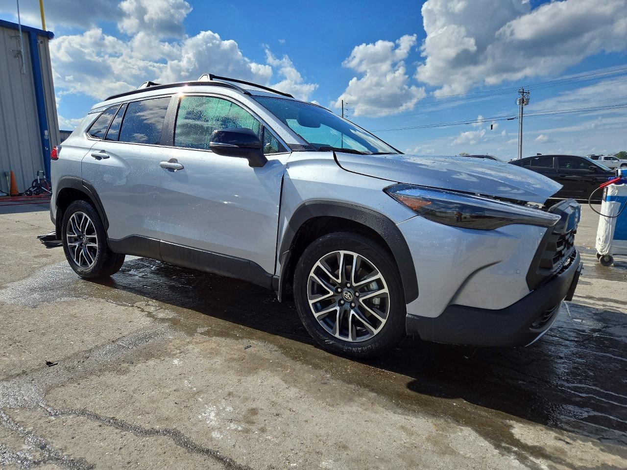 2026 TOYOTA COROLLA CROSS XLE — photo 4