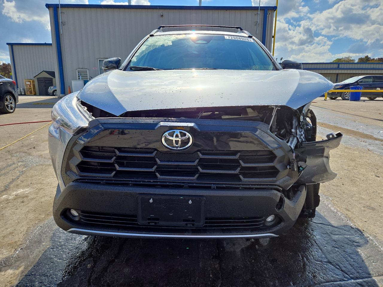 2026 TOYOTA COROLLA CROSS XLE — photo 5