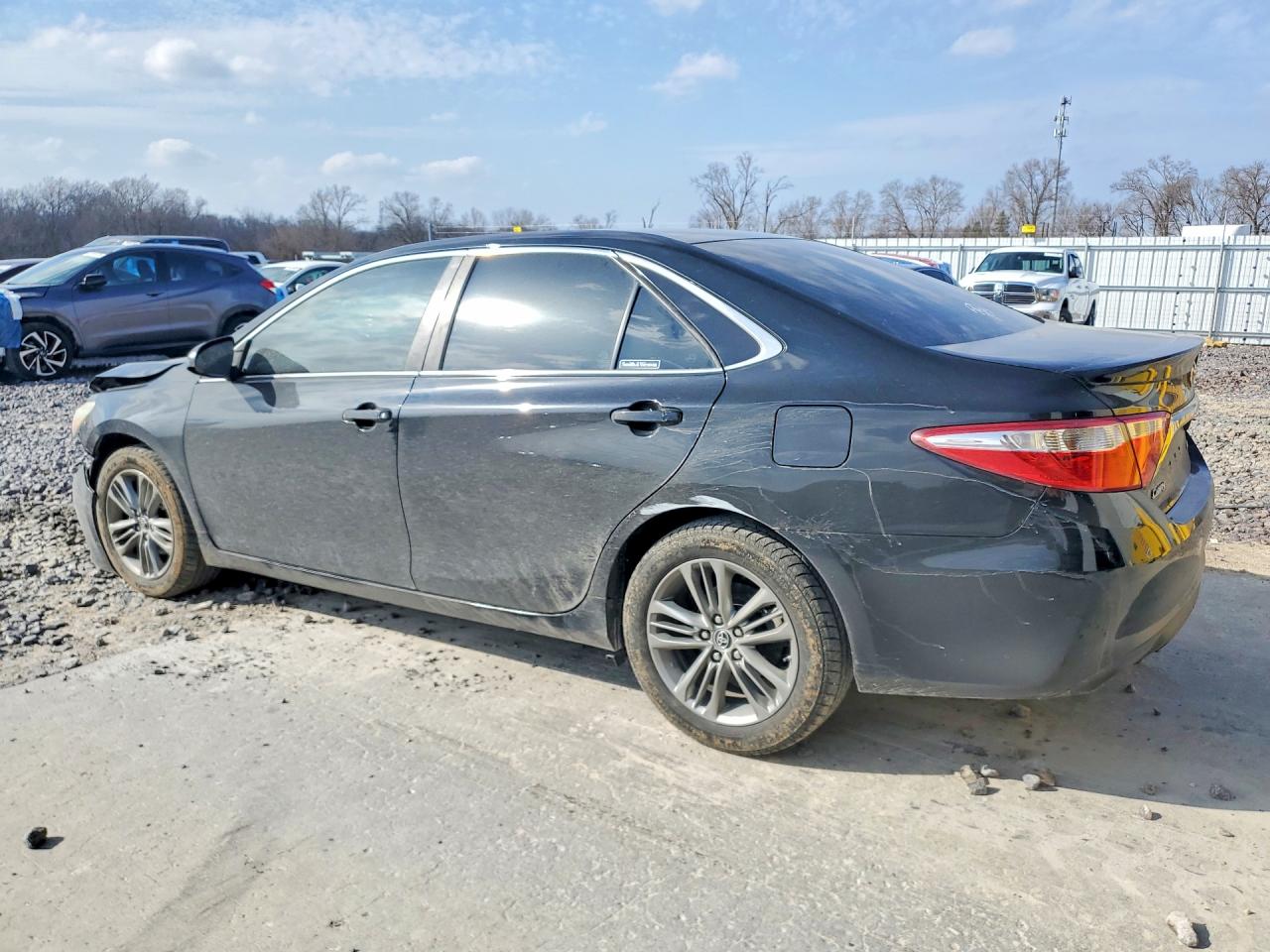 2015 TOYOTA CAMRY SE — снимка 2