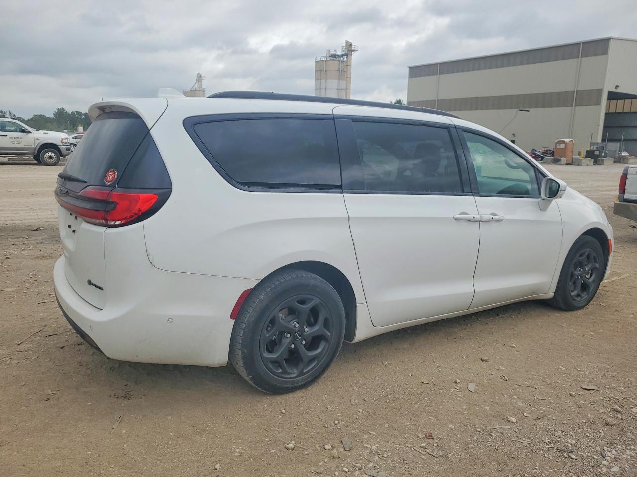 2021 CHRYSLER PACIFICA HYBRID LIMITED — снимка 3