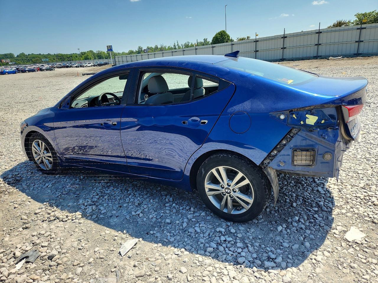 2017 HYUNDAI ELANTRA SE — снимка 2
