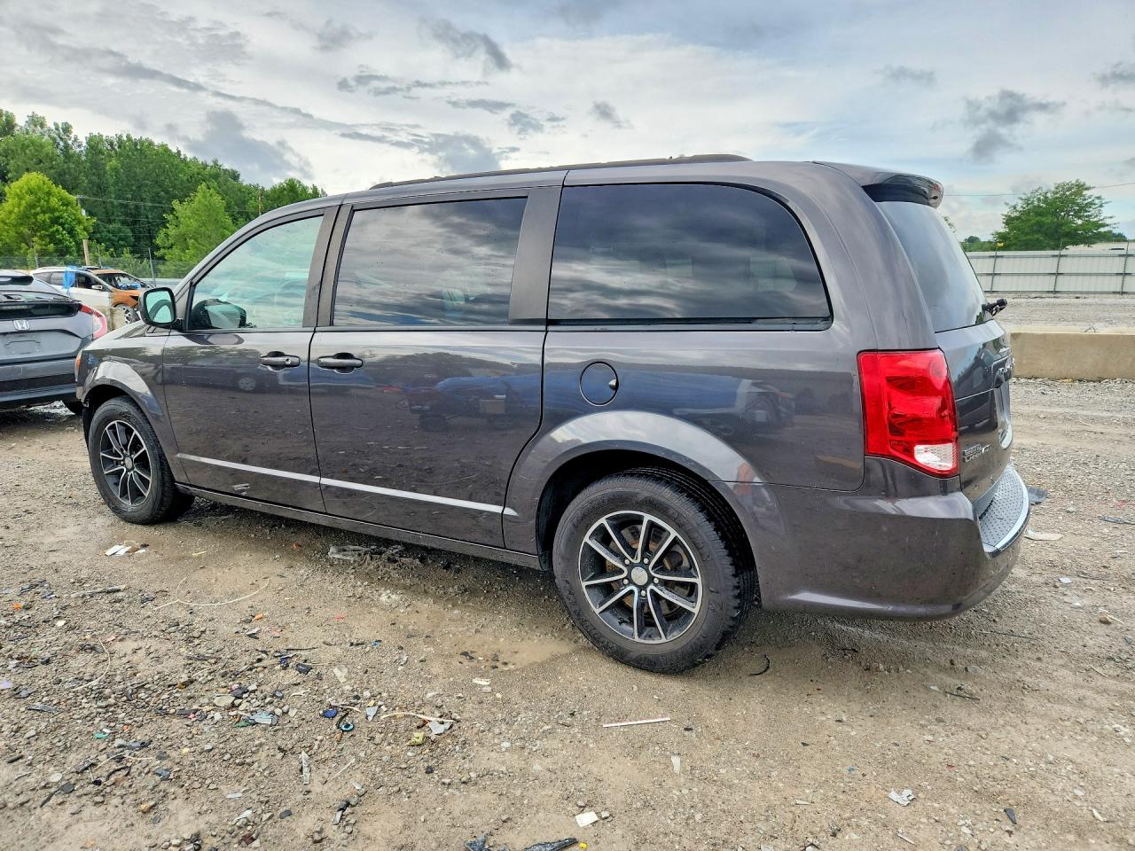2019 DODGE GRAND CARAVAN GT — снимка 2
