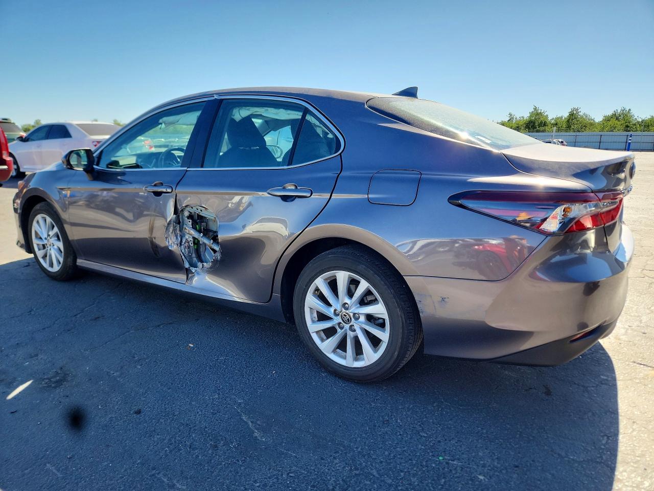2024 TOYOTA CAMRY LE — снимка 2