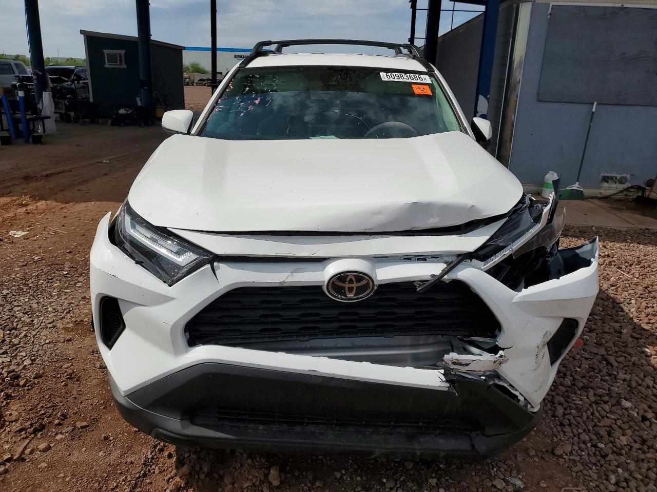 2025 TOYOTA RAV4 XLE — снимка 5