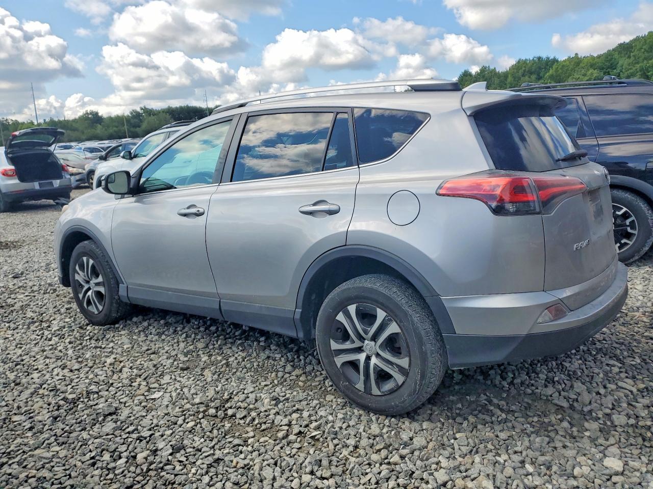 2016 TOYOTA RAV4 LE — снимка 2