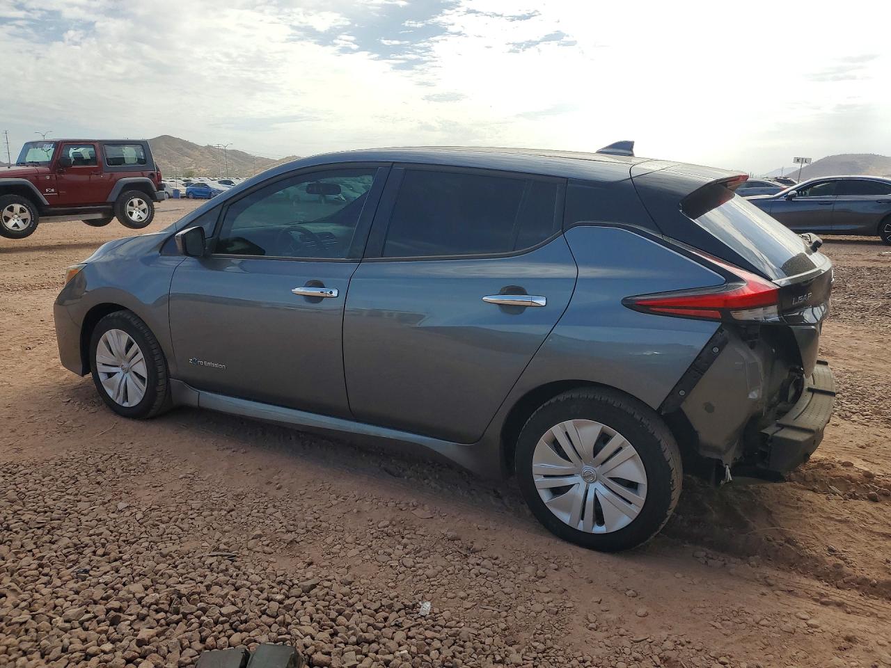 2019 NISSAN LEAF S — снимка 2