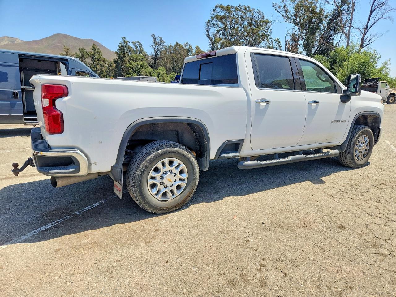 2024 CHEVROLET SILVERADO 3500 LTZ CREW CAB 4WD DIESEL — снимка 3