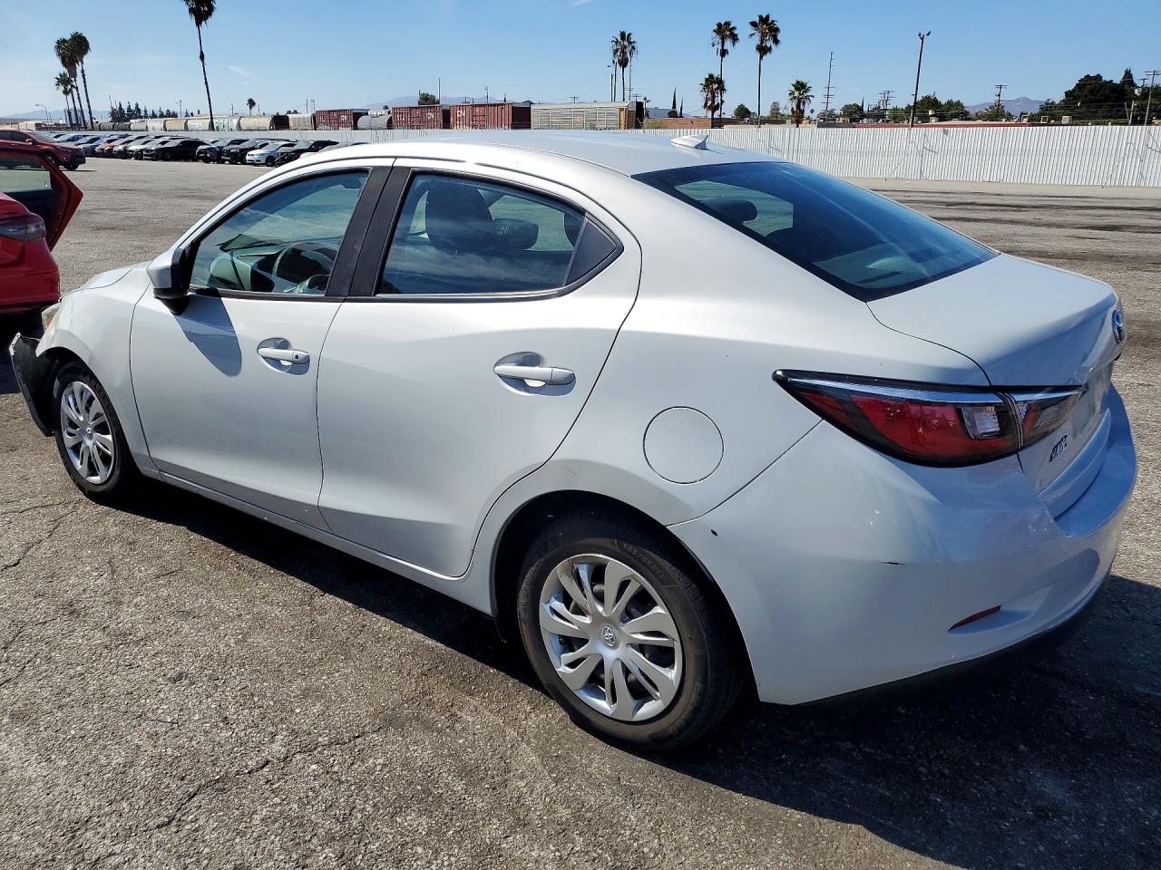 2019 TOYOTA YARIS L — снимка 2