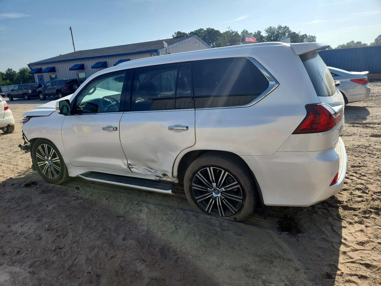 2020 LEXUS LX 570 — снимка 2