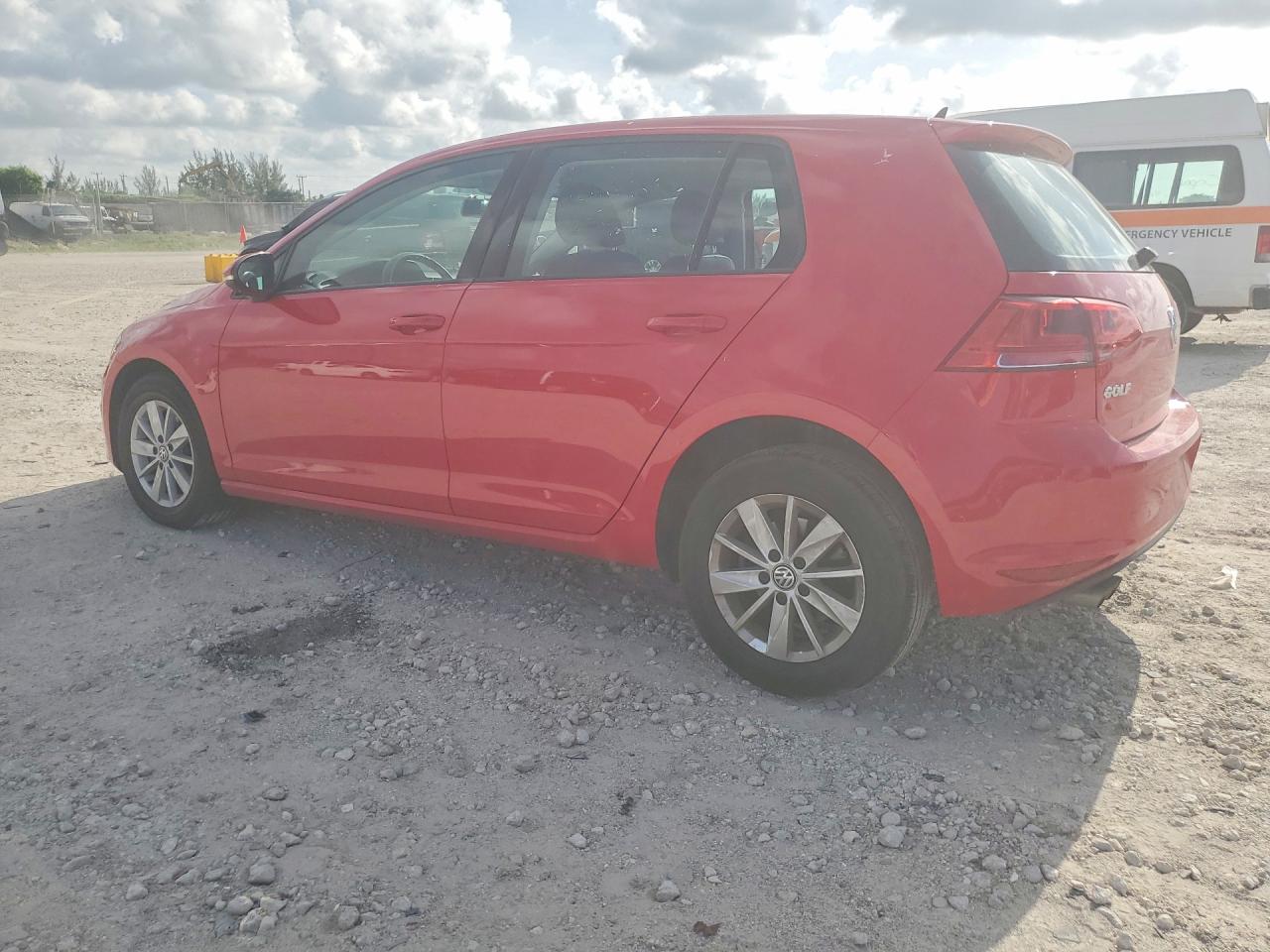 2016 VOLKSWAGEN GOLF S/SE — снимка 2