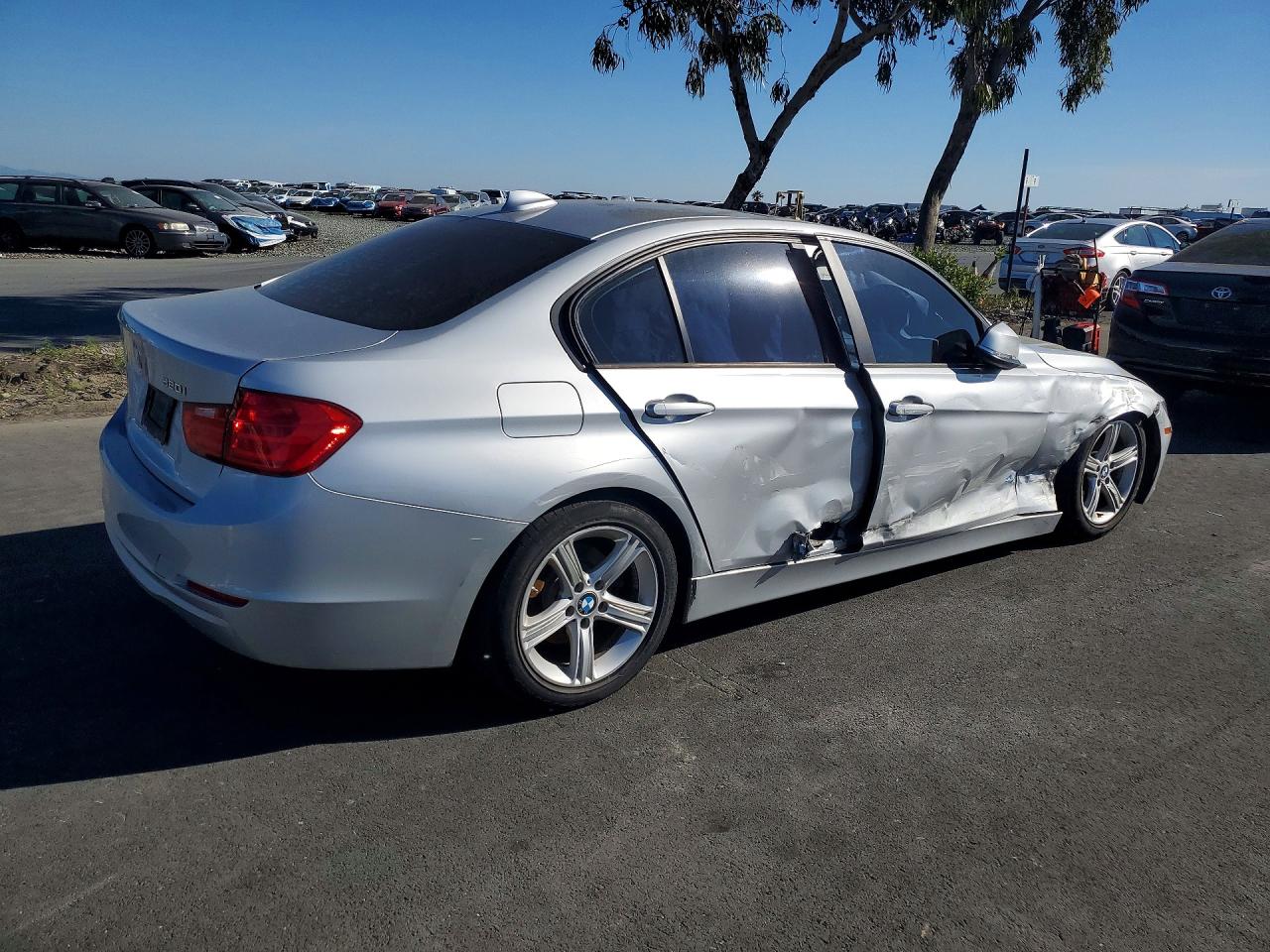 2015 BMW 320 I — снимка 3