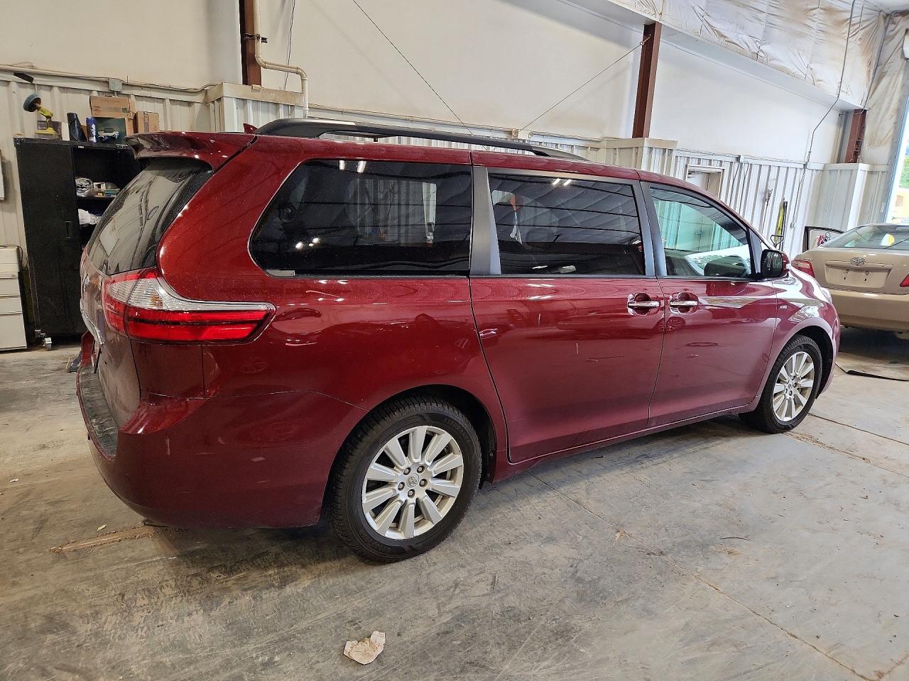 2017 TOYOTA SIENNA LIMITED PREMIUM 7-PASSENGER — снимка 3