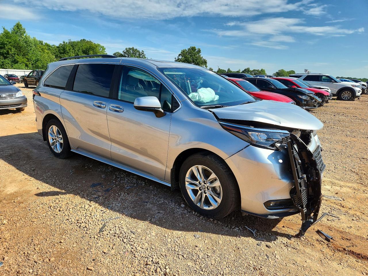 2025 TOYOTA SIENNA XLE 7-PASSENGER — снимка 4
