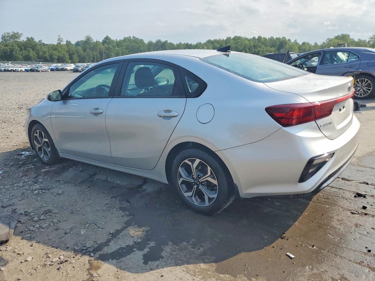 2021 KIA FORTE LXS — снимка 2