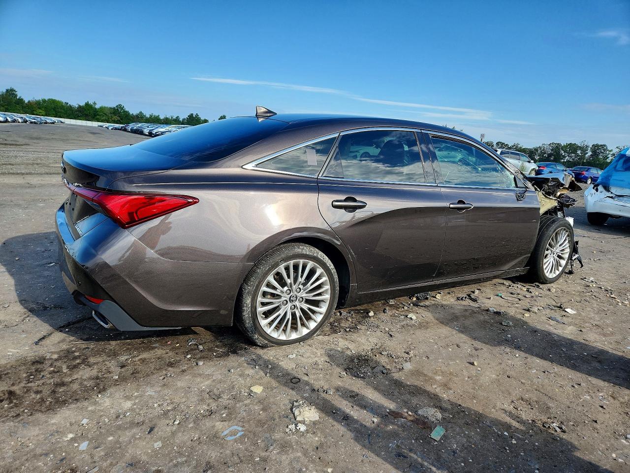 2019 TOYOTA AVALON LIMITED — снимка 3