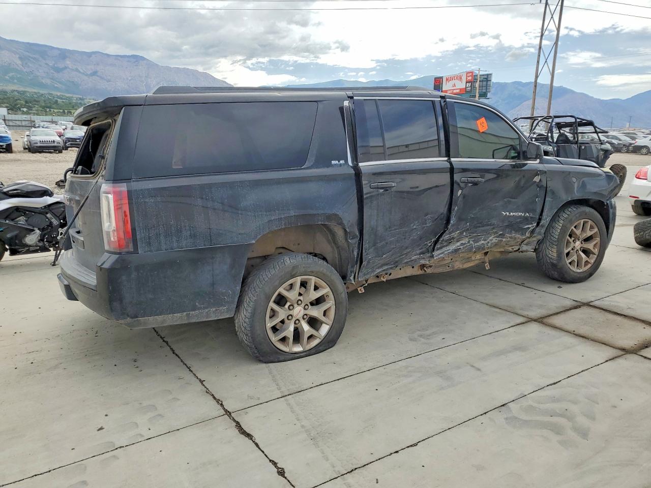 2015 GMC YUKON XL K1500 SLE — снимка 3