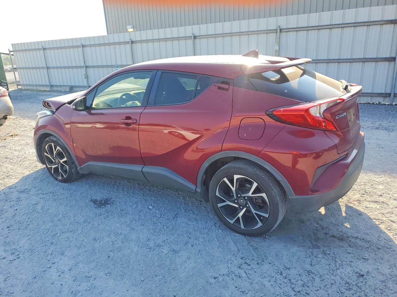 2018 TOYOTA C-HR XLE/PRM — снимка 2