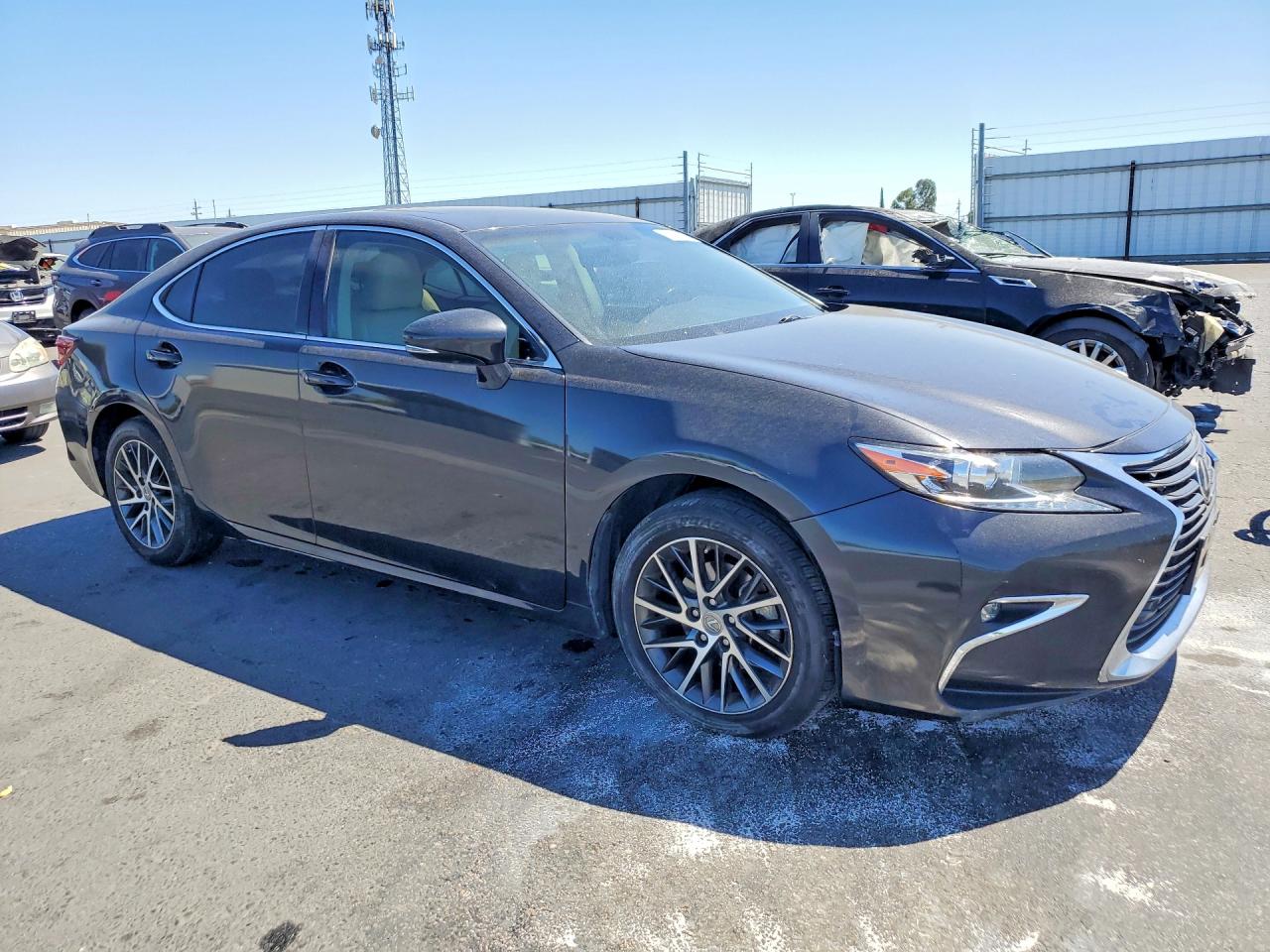 2016 LEXUS ES 350 — снимка 4