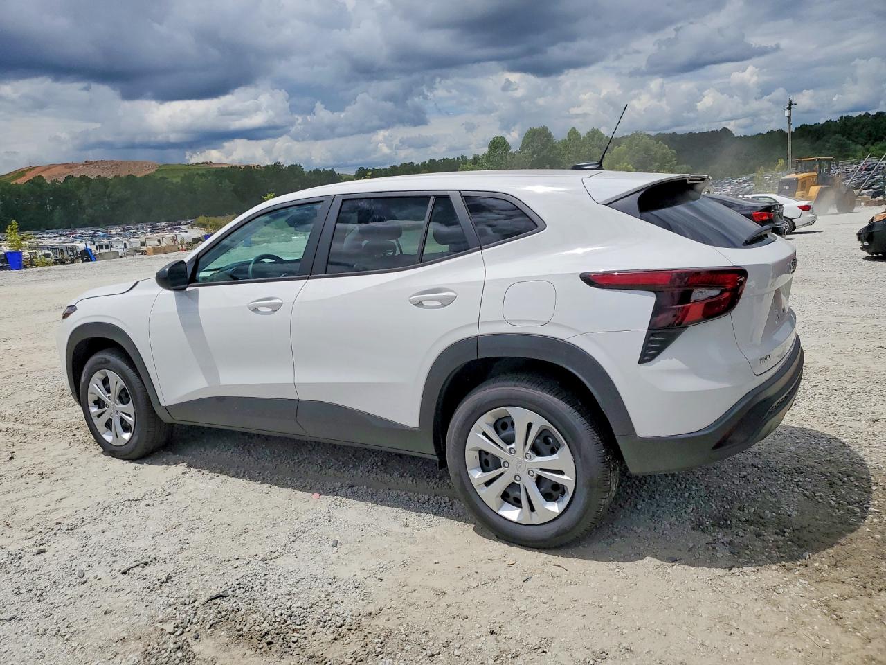 2026 CHEVROLET TRAX LS — снимка 2