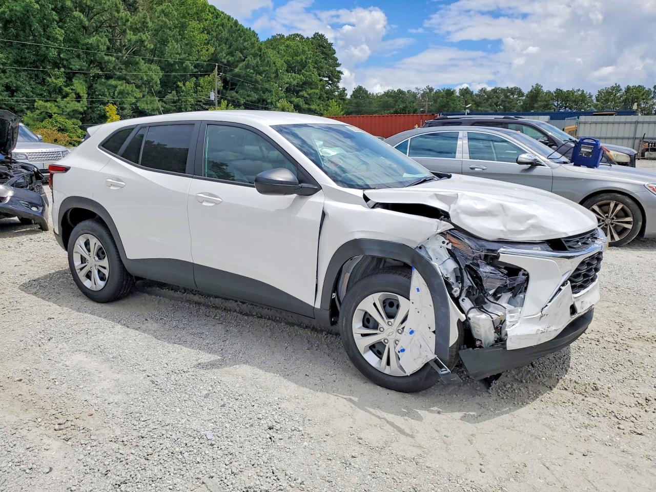 2026 CHEVROLET TRAX LS — снимка 4
