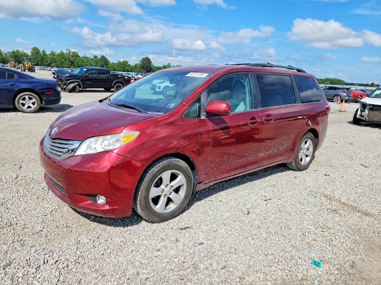 2017 TOYOTA SIENNA LE