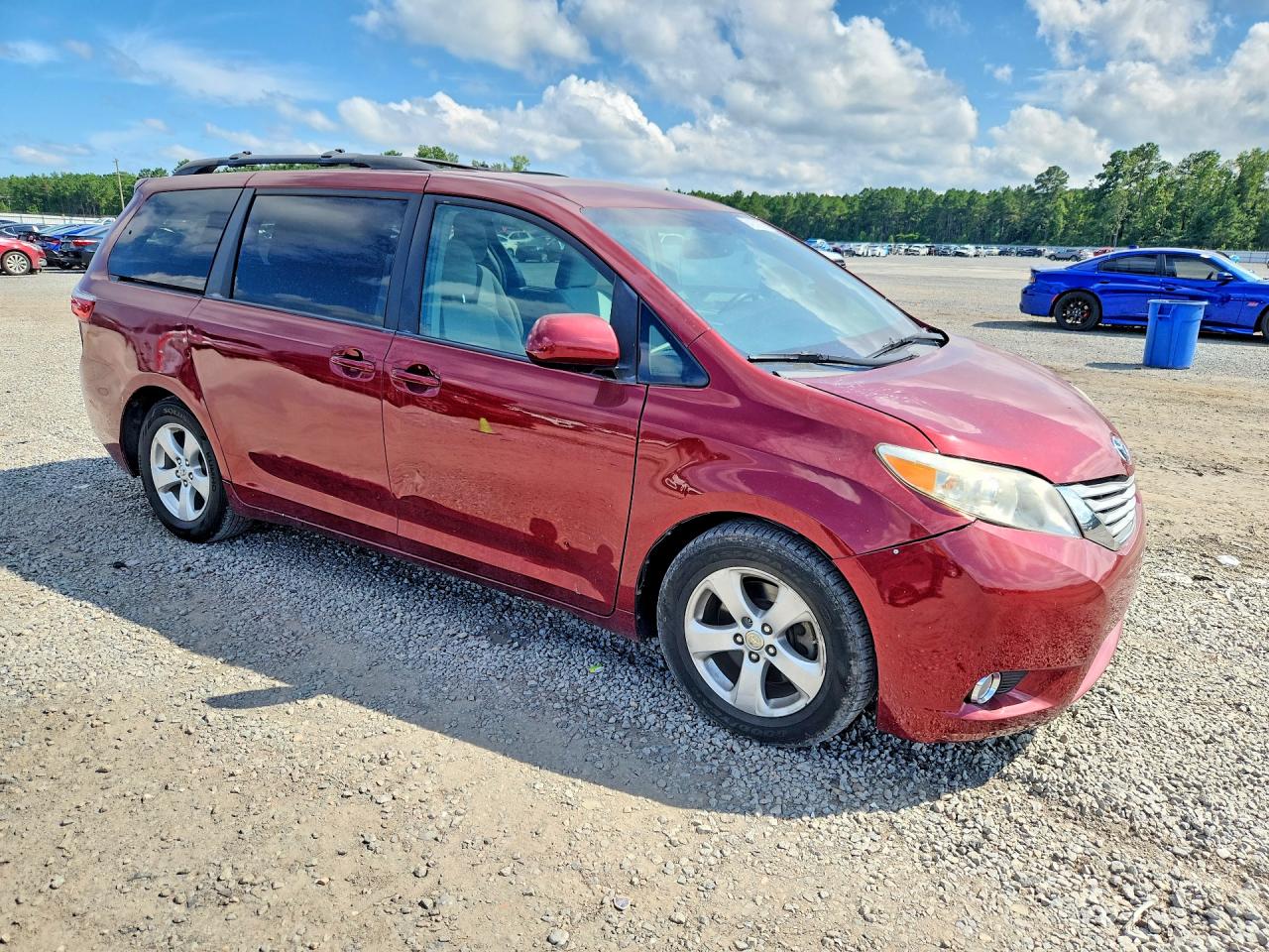 2017 TOYOTA SIENNA LE — снимка 4