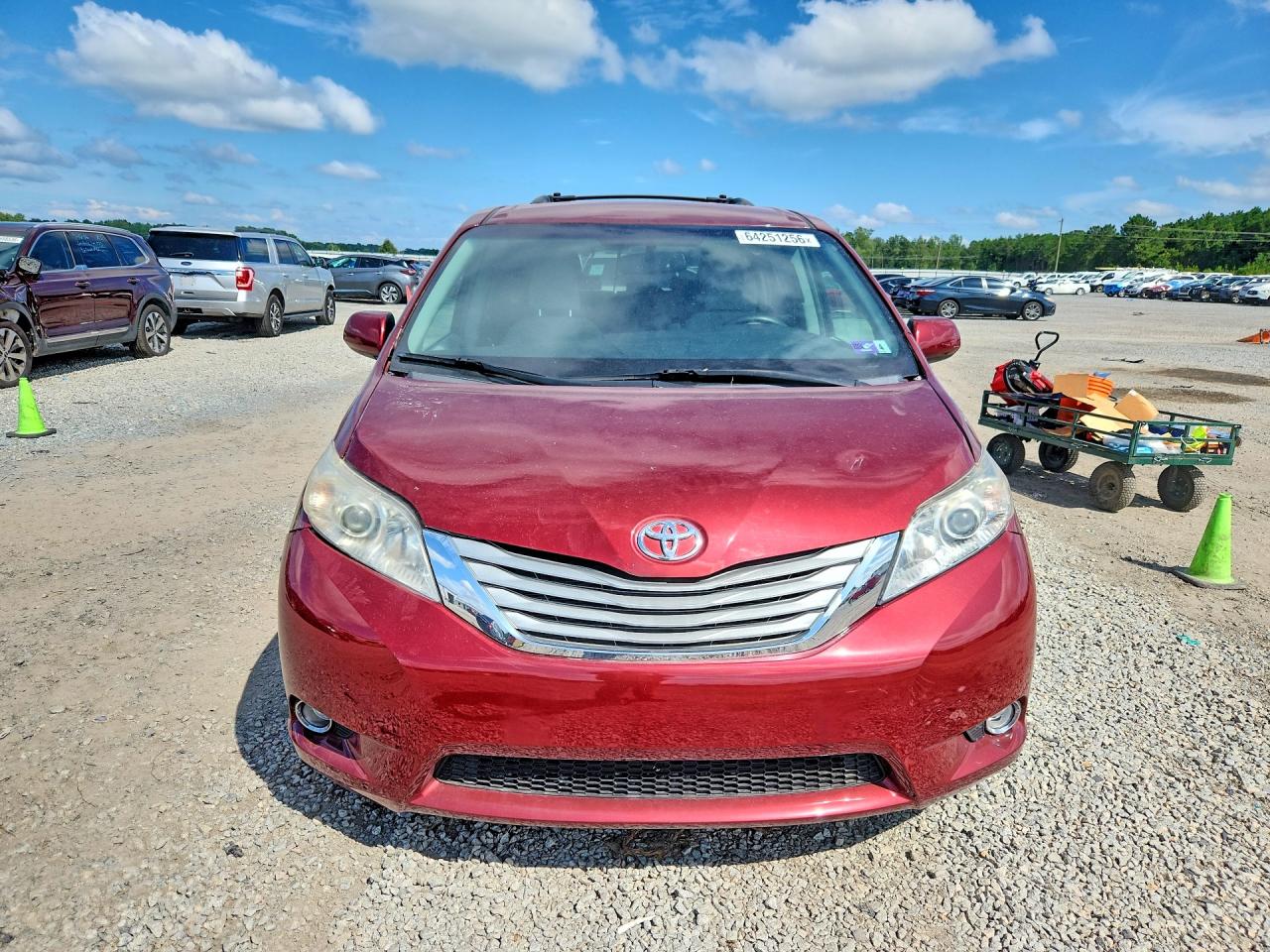 2017 TOYOTA SIENNA LE — снимка 5