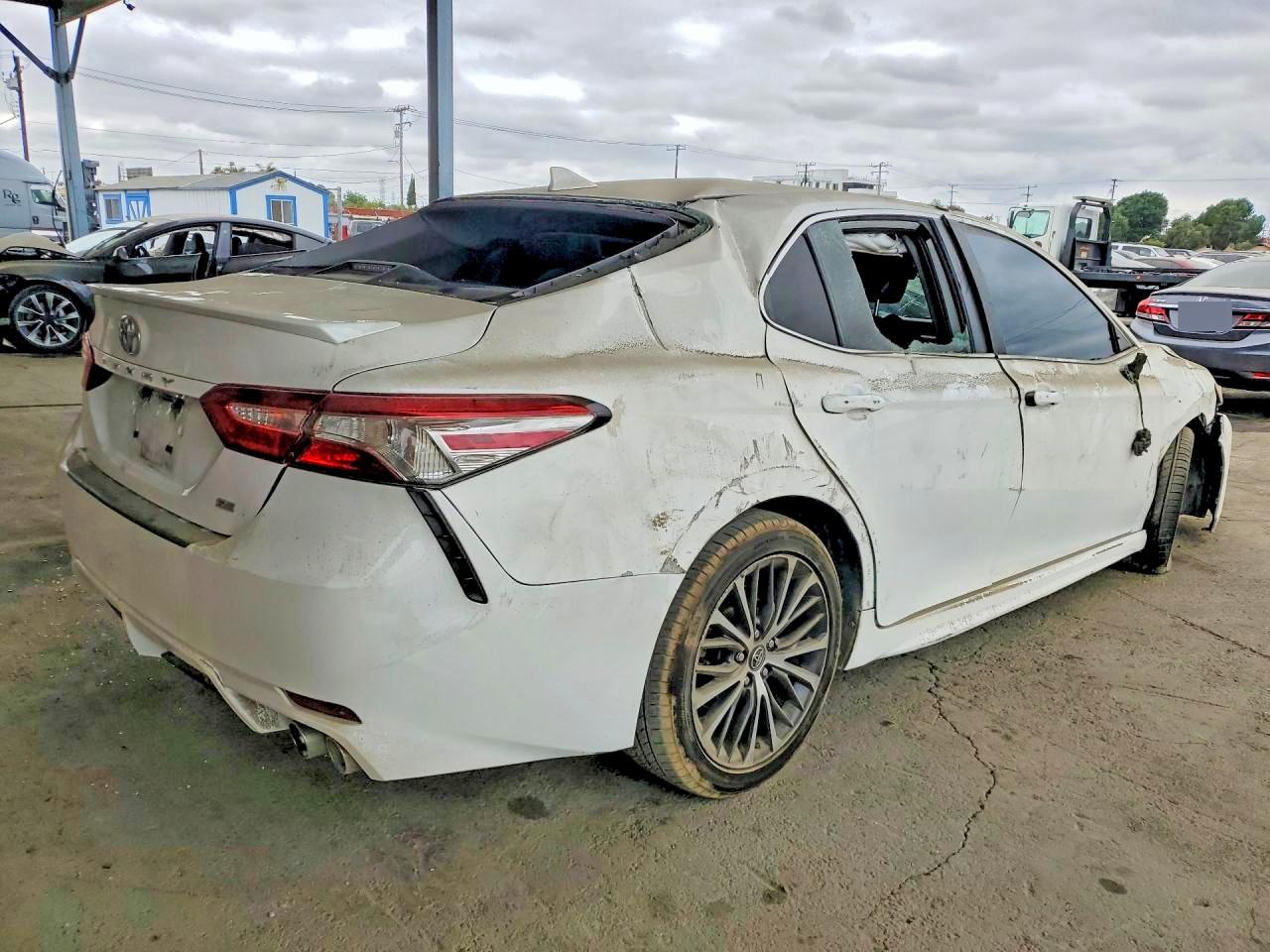 2019 TOYOTA CAMRY SE — снимка 3