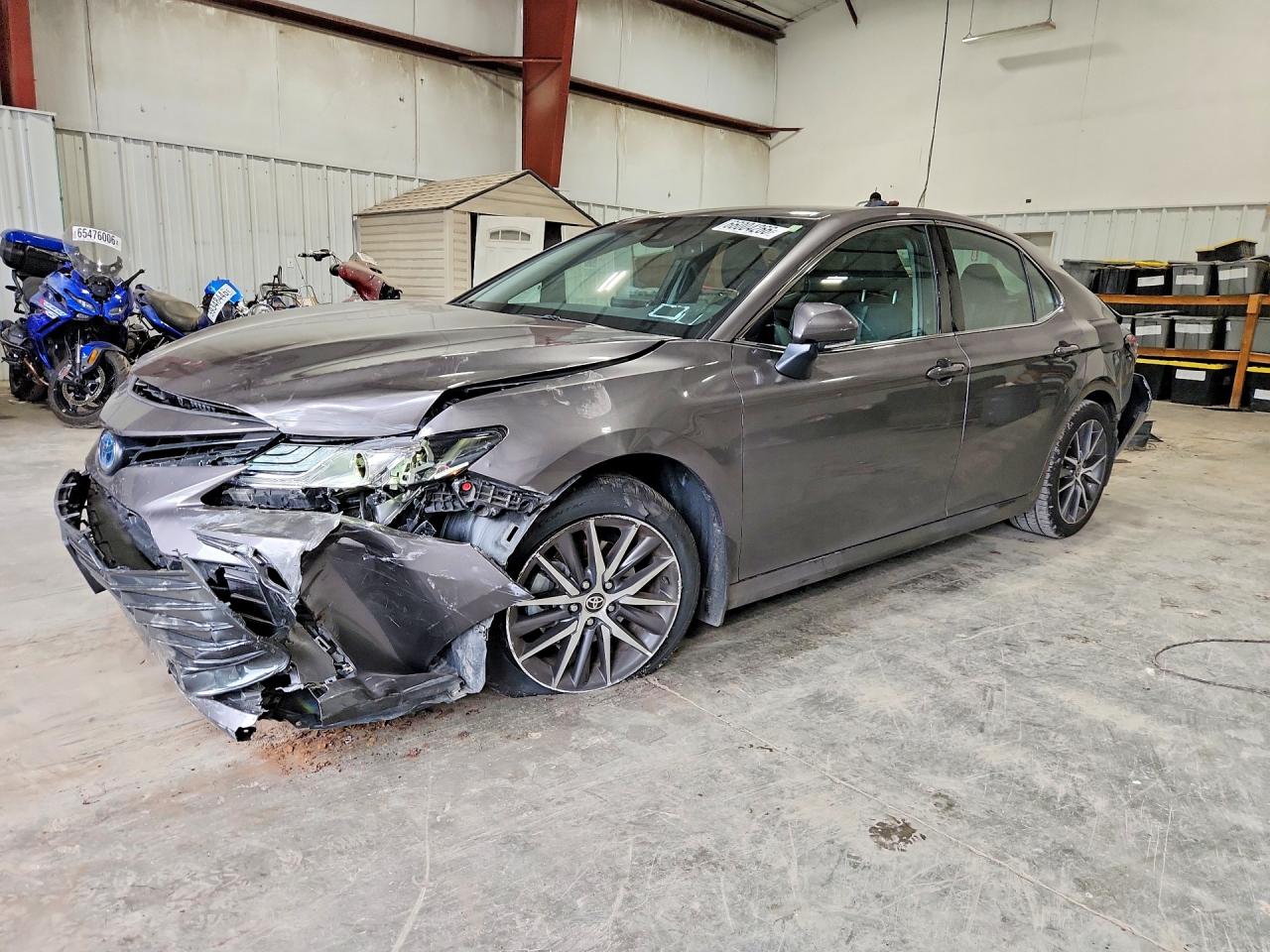 2022 TOYOTA CAMRY XLE