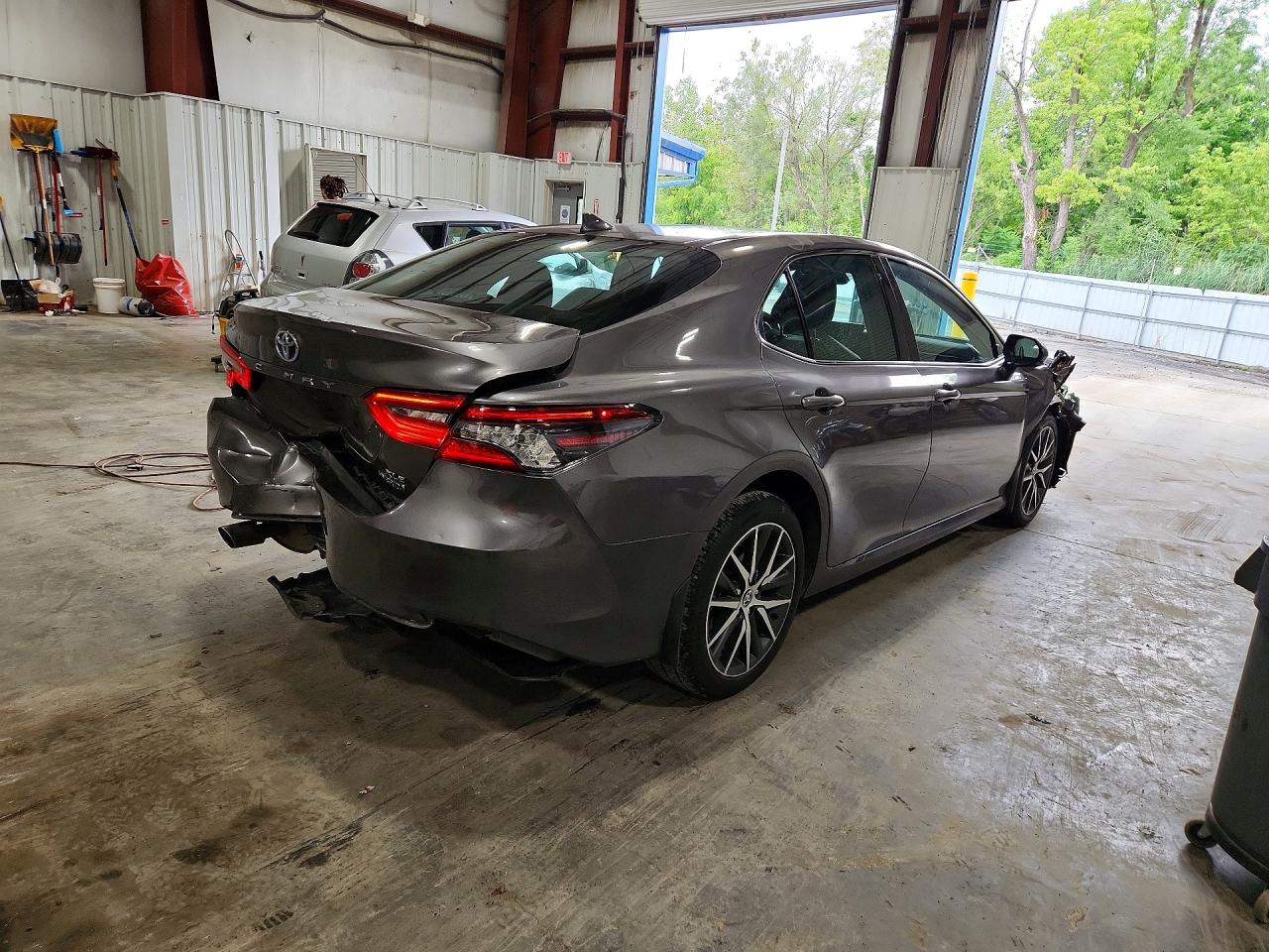 2022 TOYOTA CAMRY XLE — снимка 3