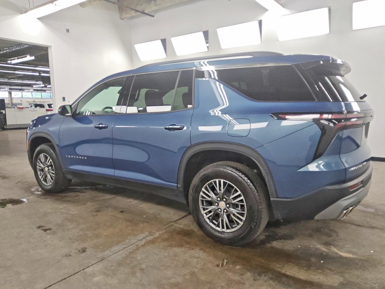 2025 CHEVROLET TRAVERSE LT — снимка 2