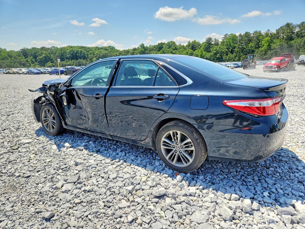 2017 TOYOTA CAMRY SE — снимка 2