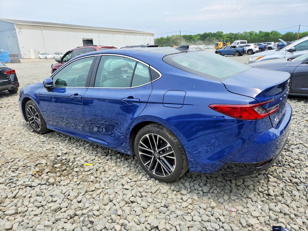 2026 TOYOTA CAMRY XLE — снимка 2