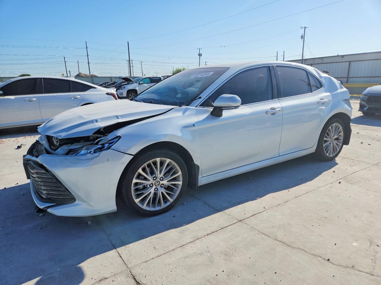 2020 TOYOTA CAMRY XLE