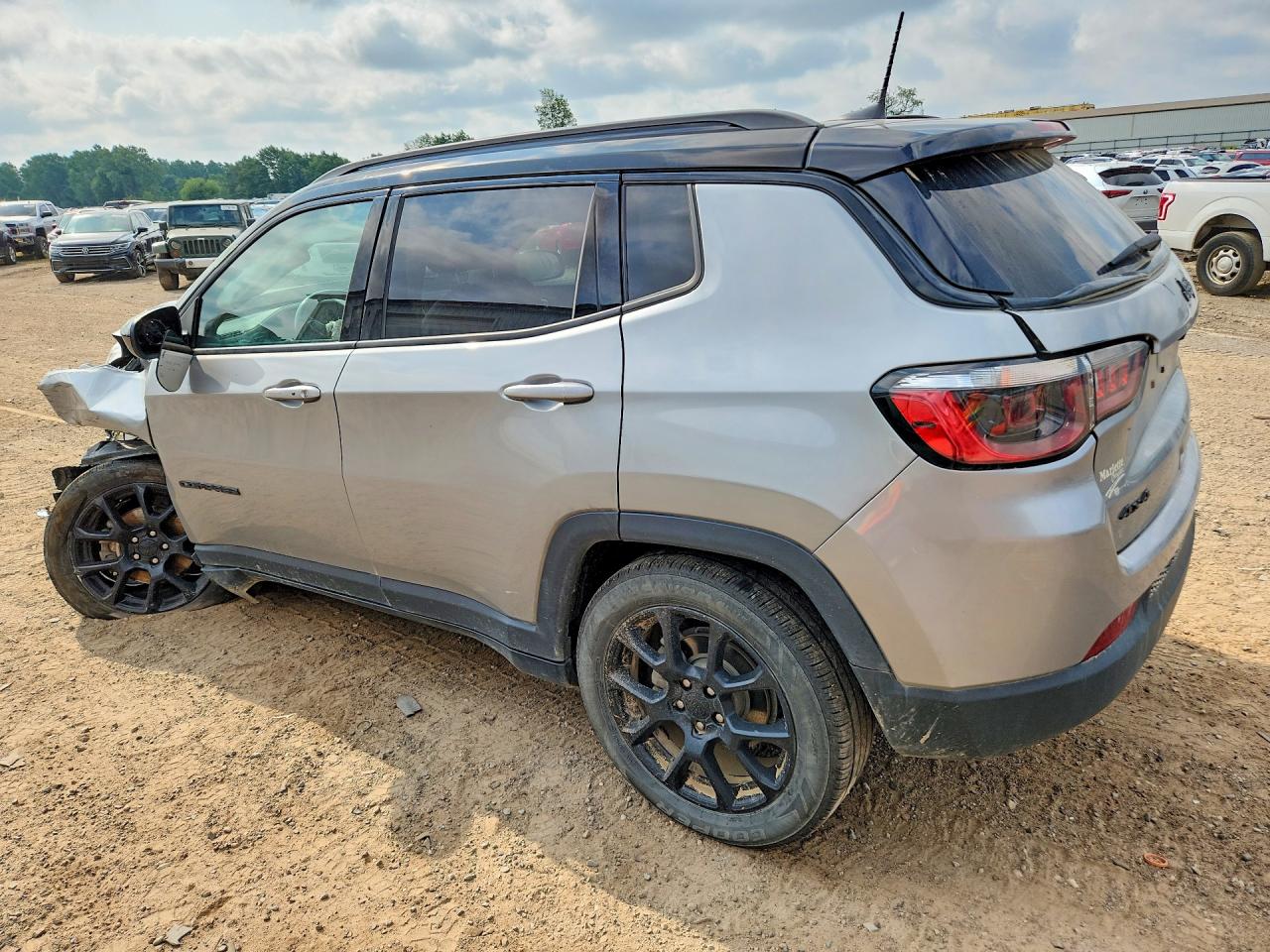 2022 JEEP COMPASS LATITUDE — снимка 2