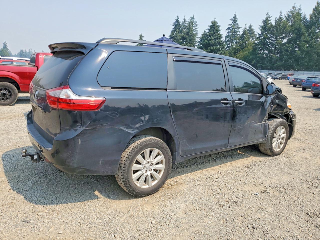 2017 TOYOTA SIENNA XLE PREMIUM 7-PASSENGER — снимка 3